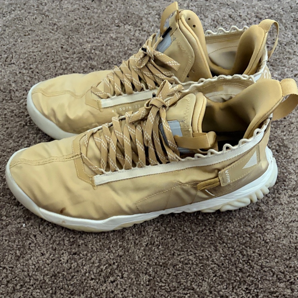 Jordan jump man Tan Sneakers